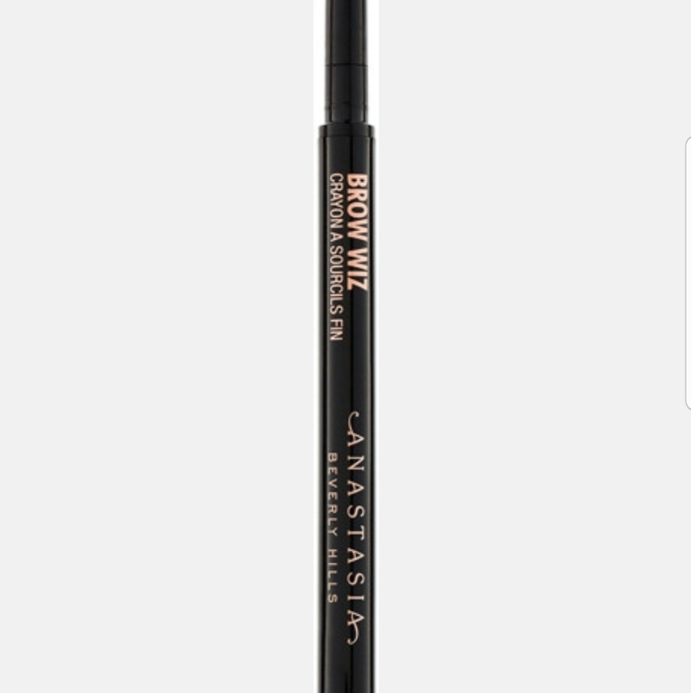 Anastasia Beverly Hills Brown Wiz in Auburn